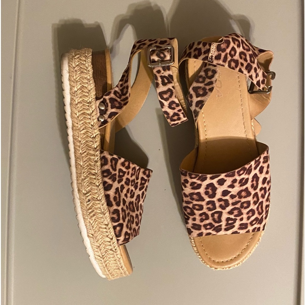 Soda Platform Sandal